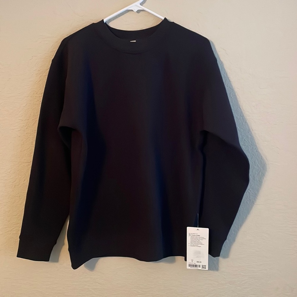 NWT Lululemon All Yours Crew Black size 8.